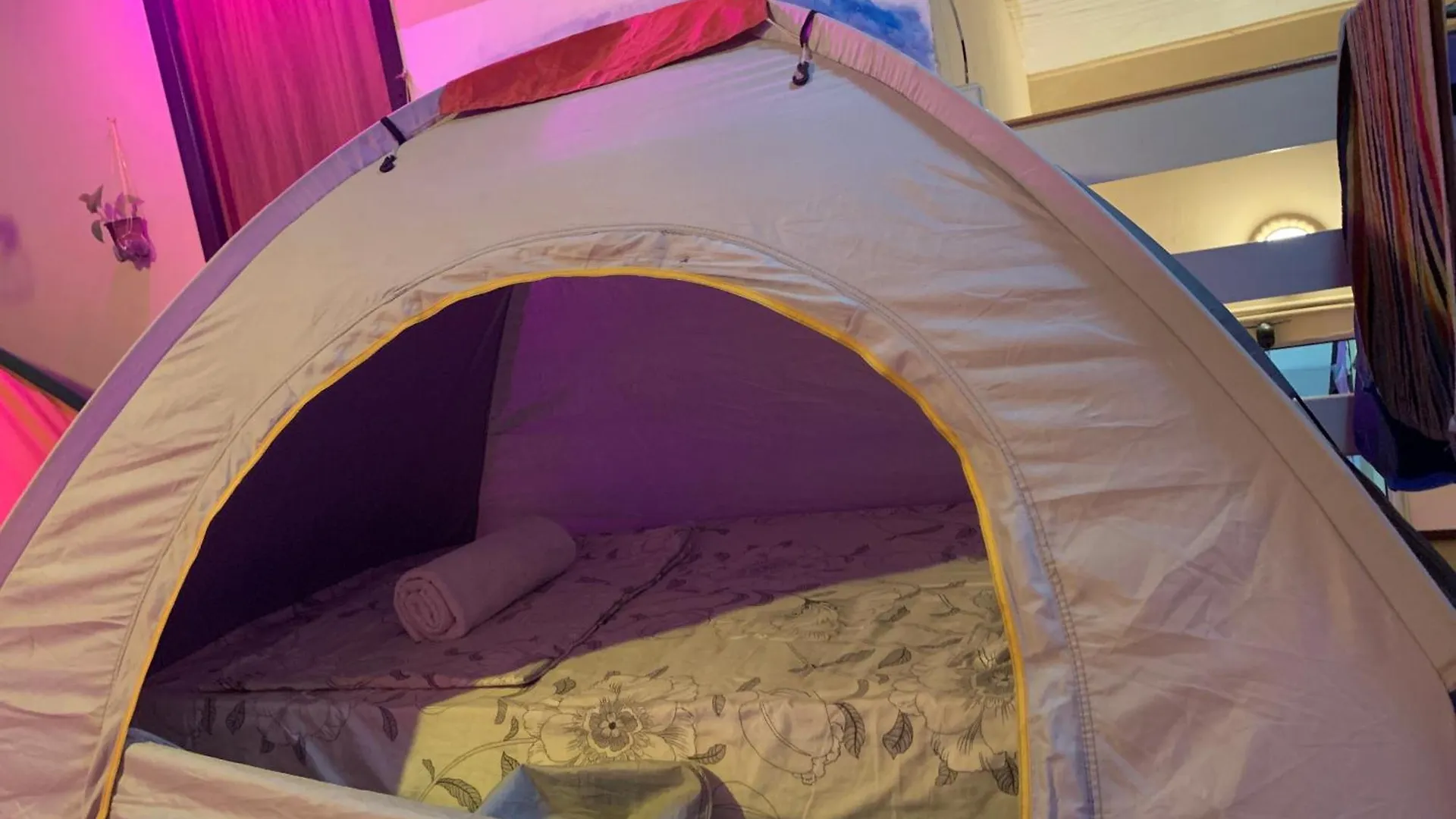 Hotel Tents In Georgia à Tbilissi