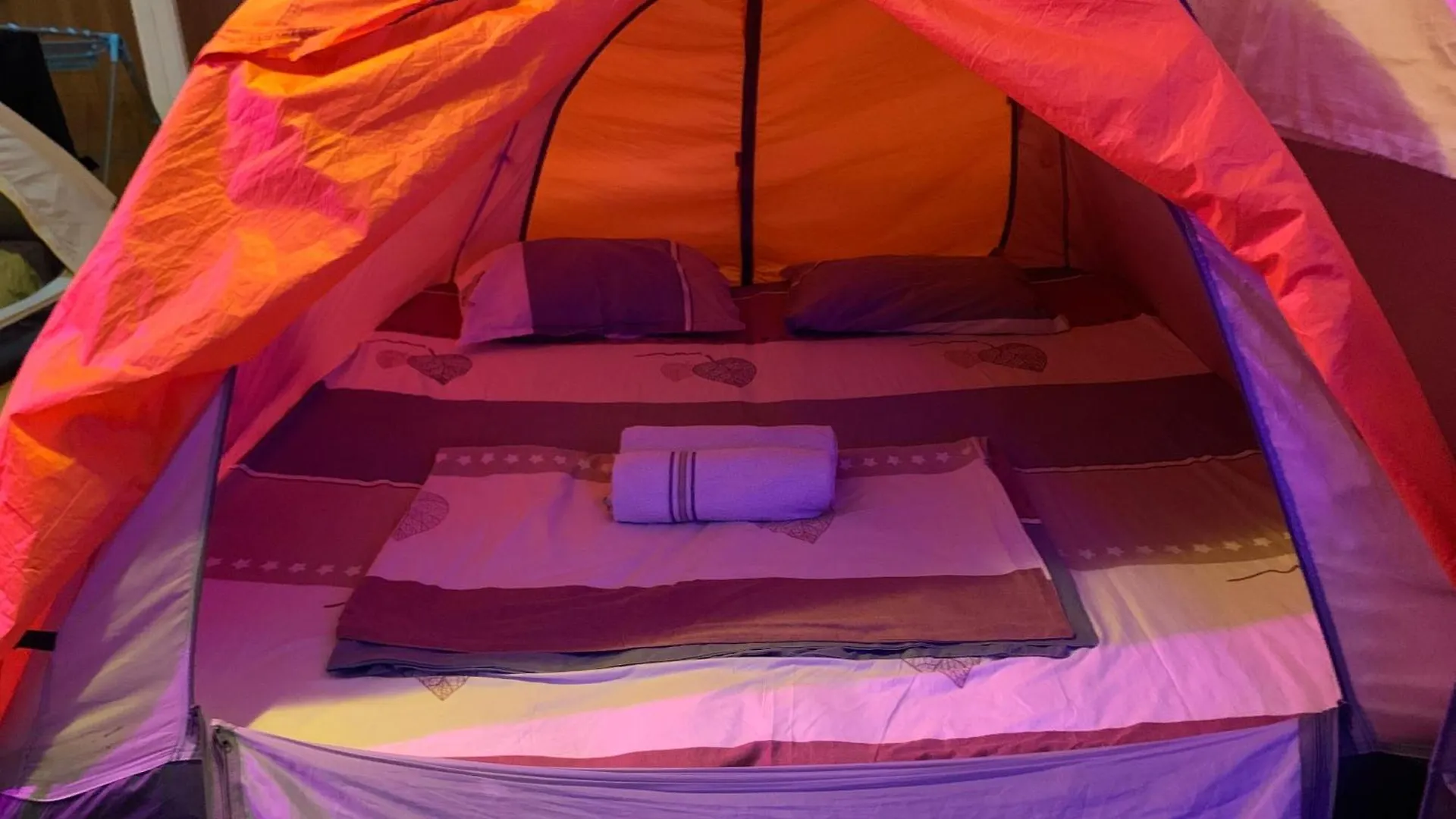 Hotel Tents In Georgia à Tbilissi